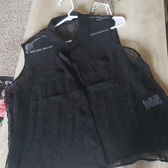 Express Tops - 🌼Express sheer polka dot top